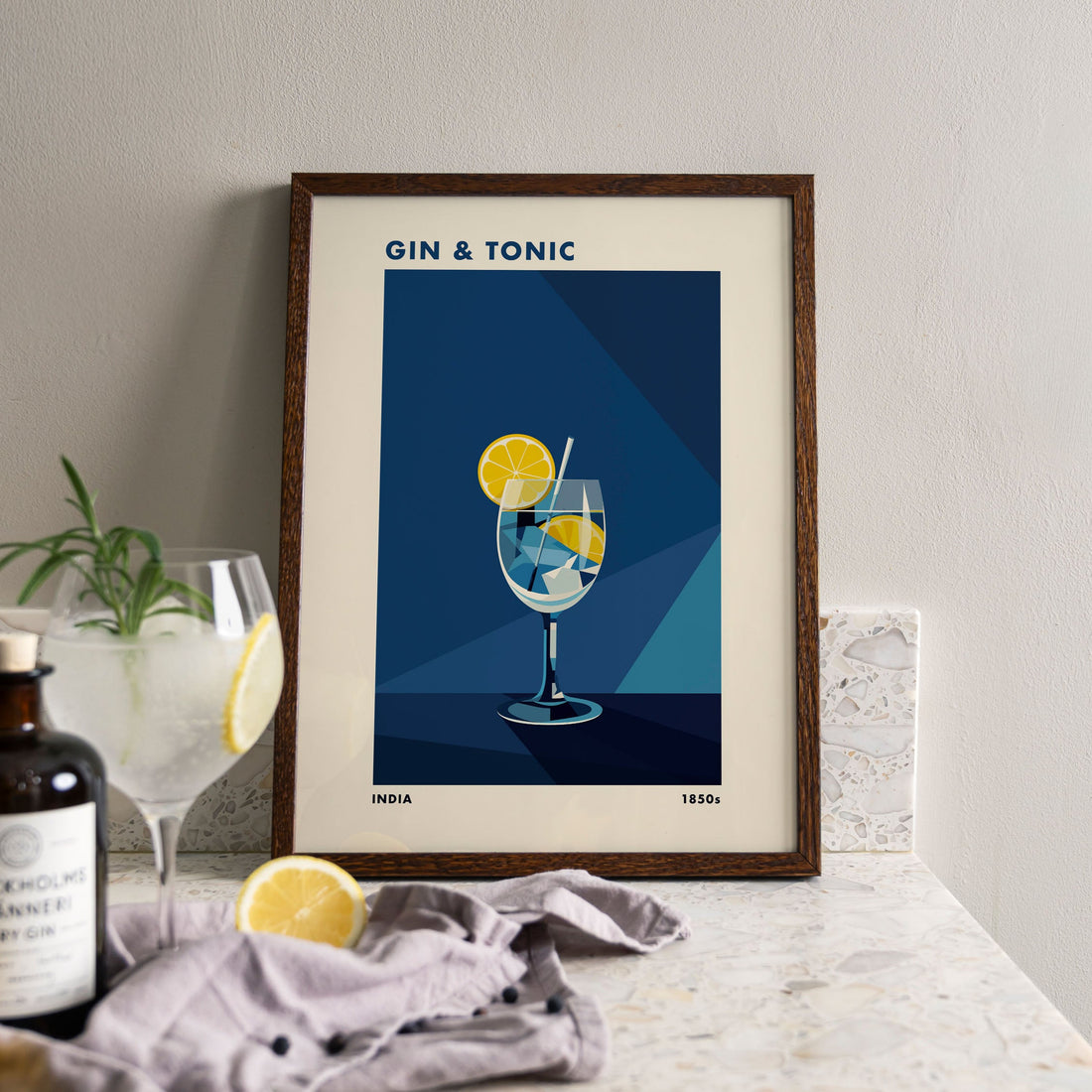 Tavla med en Gin och Tonic drink poster, drinkposter för bar och restaurang