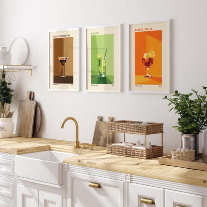 Drinktavlor med Mojito, Aperol Spritz och Espresso Martini. Vintageposter.